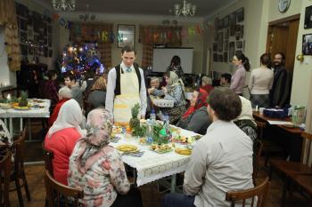 Благотворительный ужин в Рождество для пожилых людей 