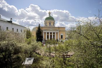 17 мая 1983 года Данилов монастырь был возвращен Церкви